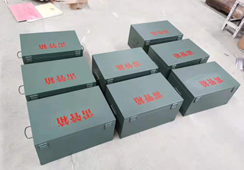 七叉镇炸药箱和雷管箱一般是怎么存放的？