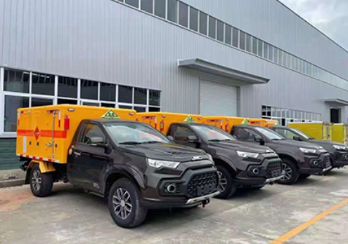 七叉镇爆破器材运输车-保障安全与效率的关键
