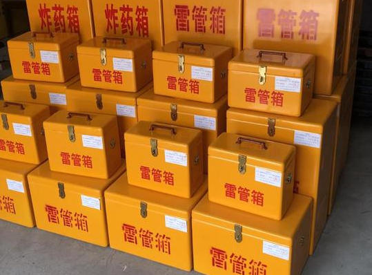 七叉镇玻璃钢雷管箱的使用寿命一般是多少？