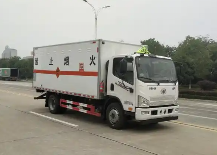 七叉镇爆破器材运输车可以上高速吗？