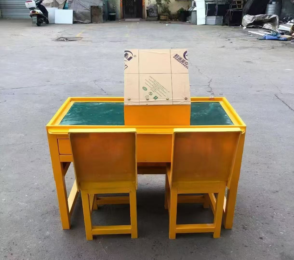 七叉镇防静电导通桌井下煤矿火工品发放桌：危险品流转的安全守护者